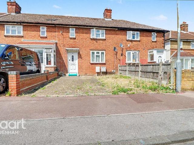 3 bedroom terraced house for sale