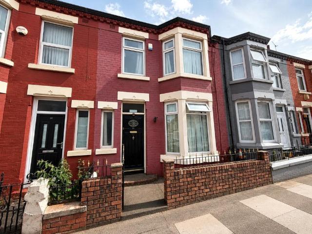 3 bedroom terraced house for sale