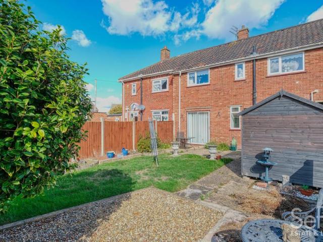 3 bedroom terraced house for sale