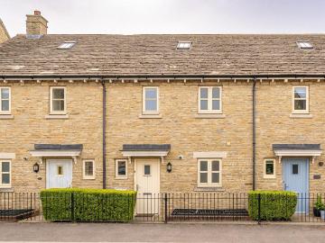 3 bedroom terraced house for sale