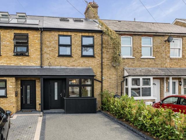 3 bedroom terraced house for sale