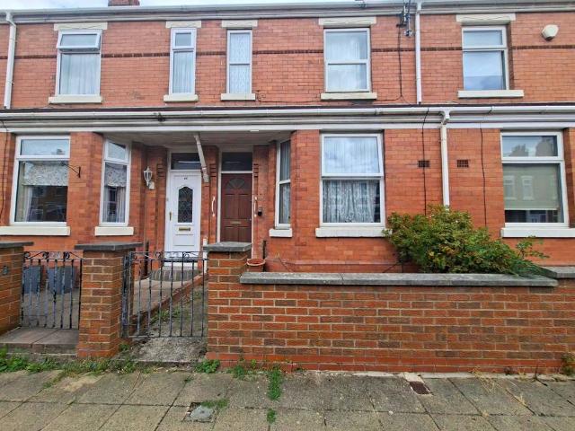 3 bedroom terraced house for sale