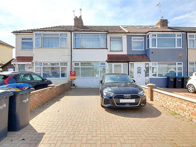 3 bedroom terraced house for sale