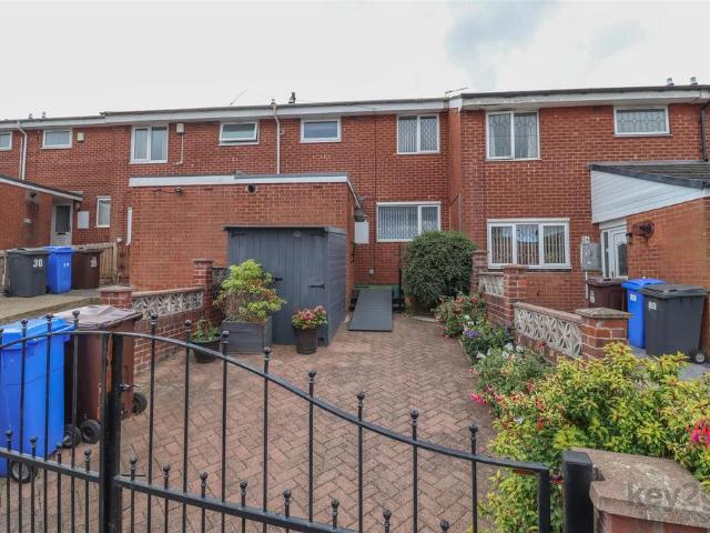 3 bedroom terraced house for sale