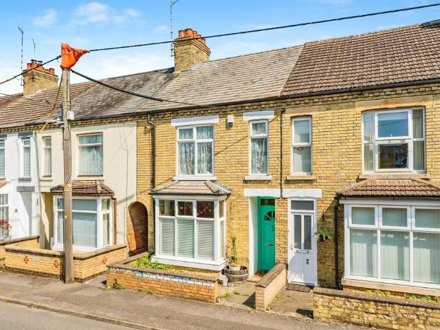 3 bedroom terraced house for sale