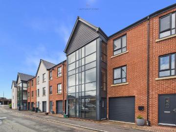 Chester, Cheshire county, Midlands - Equipped kitchen