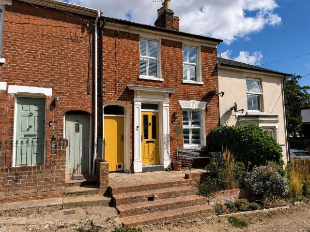 3 bedroom terraced house for sale