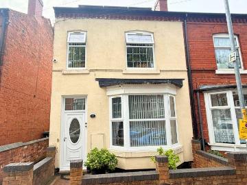 3 bedroom terraced house for sale