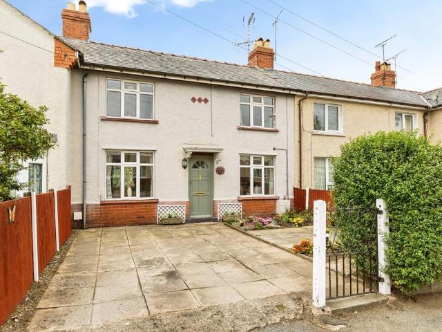 3 bedroom terraced house for sale