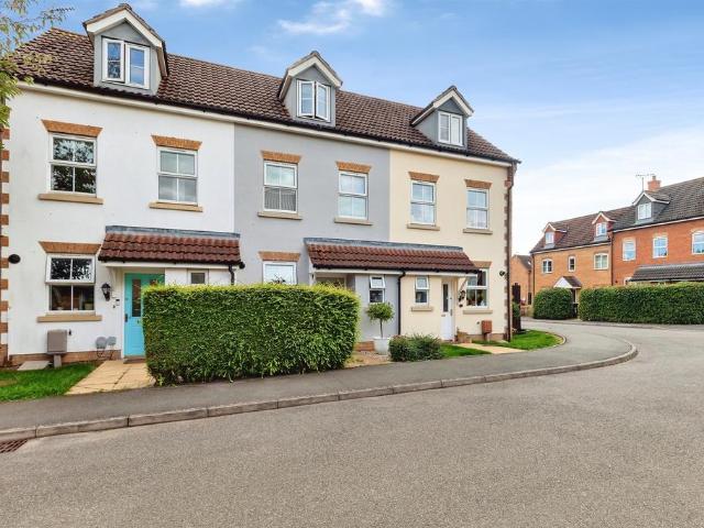 3 bedroom terraced house for sale