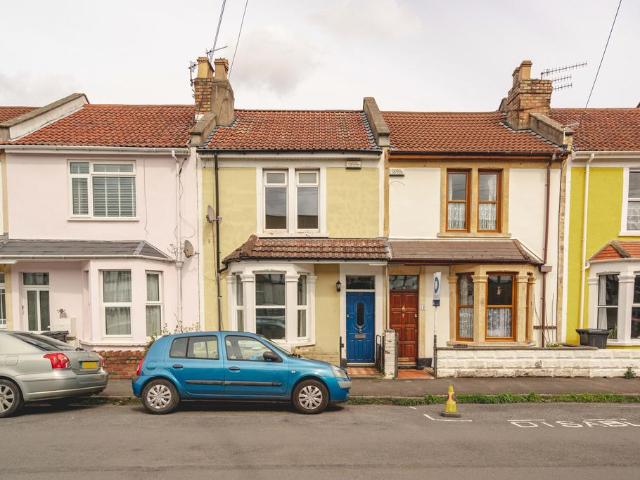 3 bedroom terraced house for sale