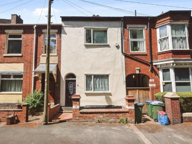 3 bedroom terraced house for sale
