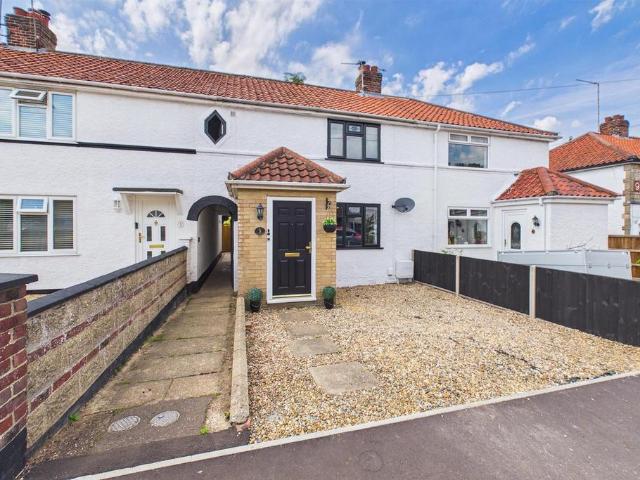 3 bedroom terraced house for sale