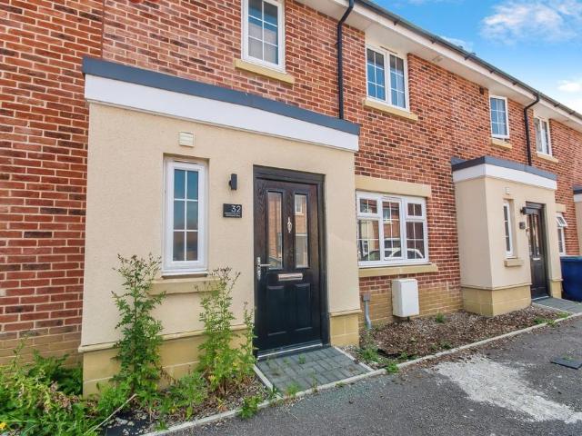3 bedroom terraced house for sale