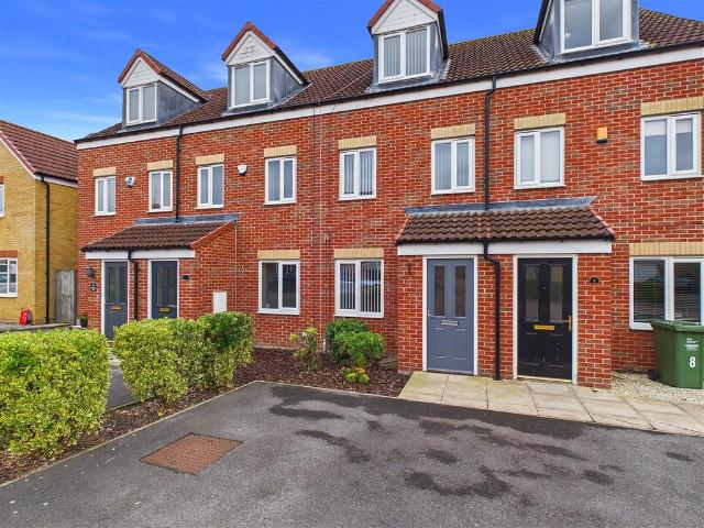 3 bedroom terraced house for sale