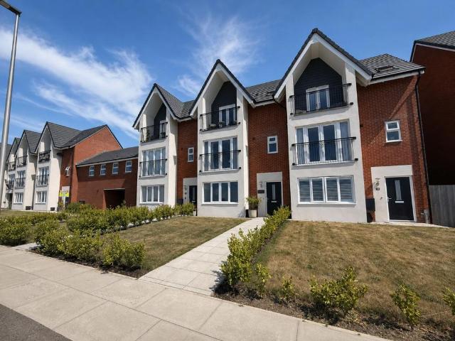 3 bedroom terraced house for sale