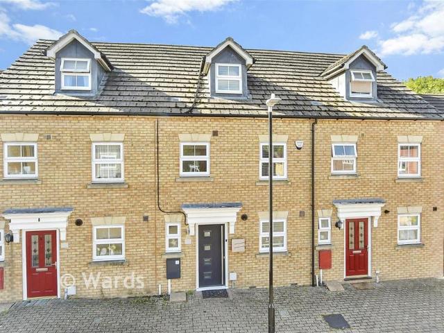3 bedroom terraced house for sale