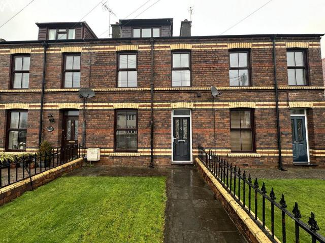 3 bedroom terraced house for sale