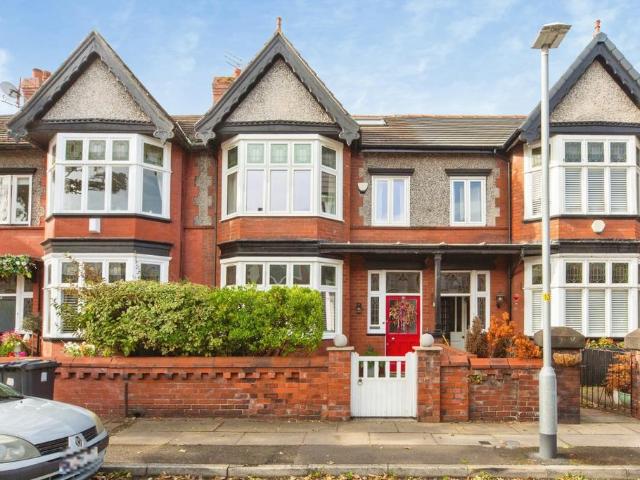 3 bedroom terraced house for sale