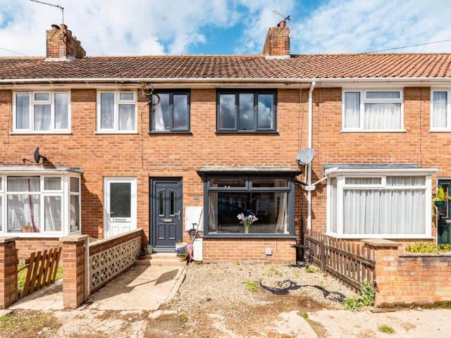 3 bedroom terraced house for sale
