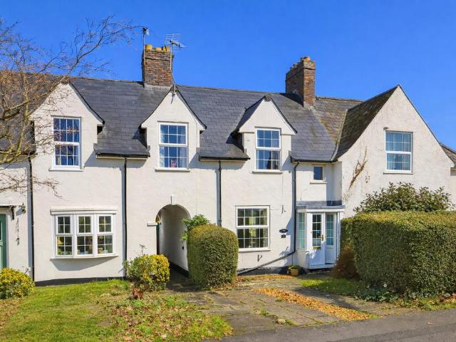 3 bedroom terraced house for sale