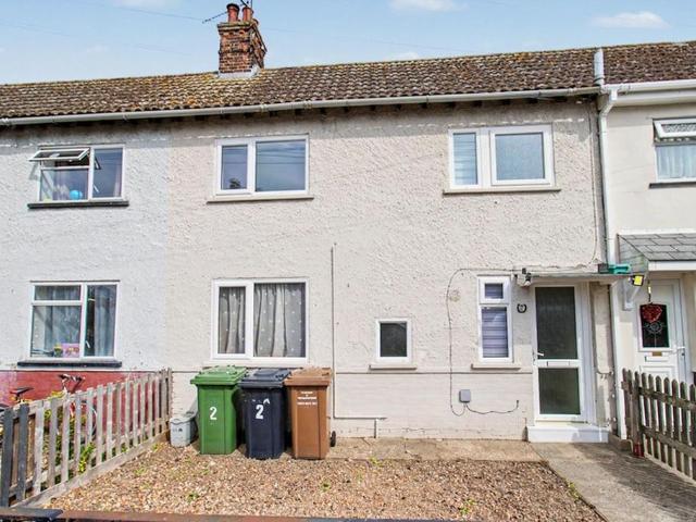 3 bedroom terraced house for sale