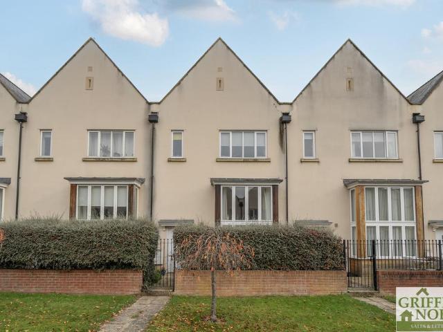4 bedroom terraced house for sale