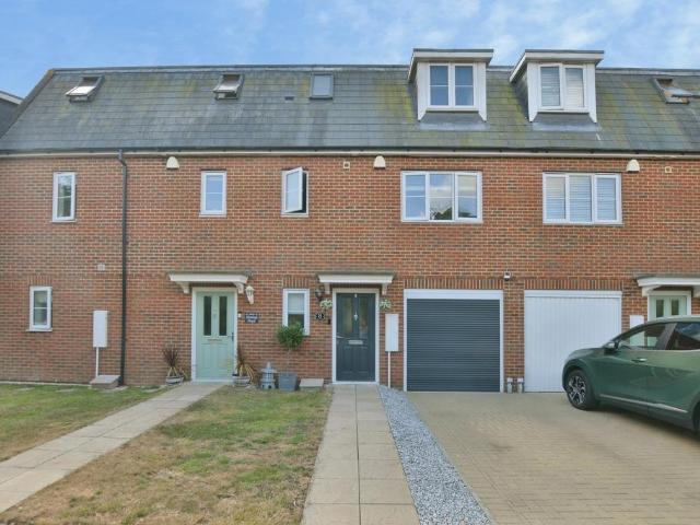 3 bedroom terraced house for sale