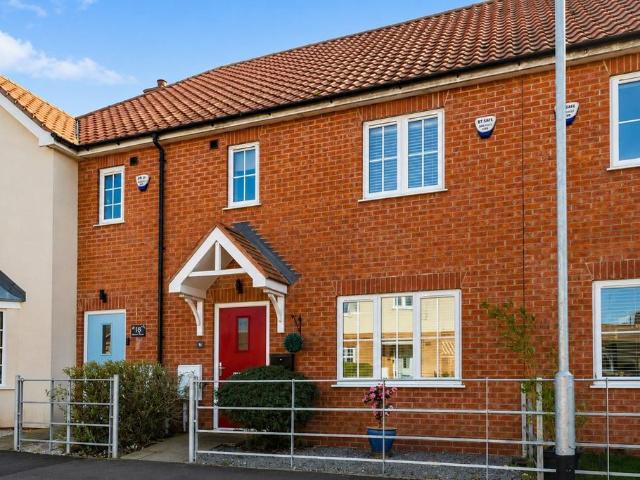 3 bedroom terraced house for sale