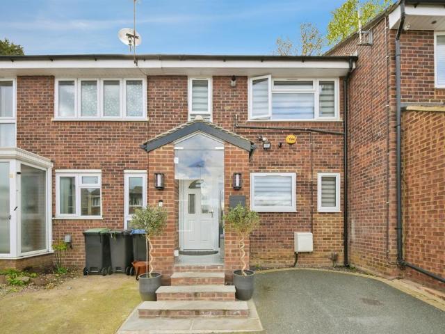 3 bedroom terraced house for sale