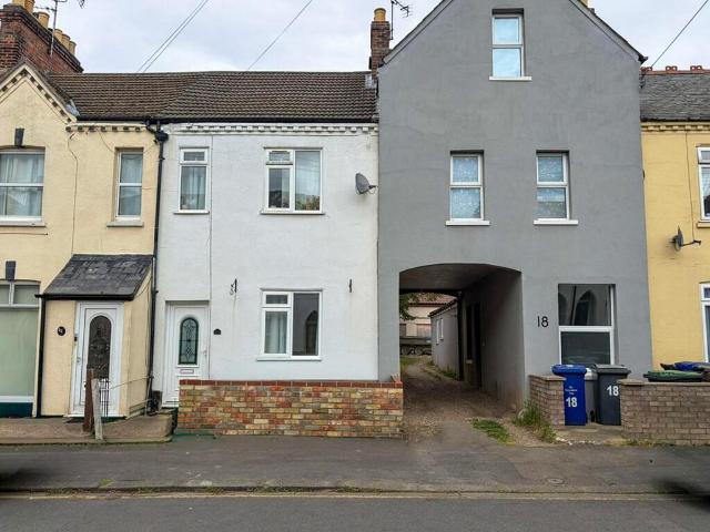 3 bedroom terraced house for sale