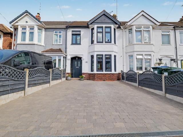 3 bedroom terraced house for sale