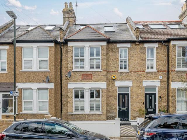 3 bedroom terraced house for sale