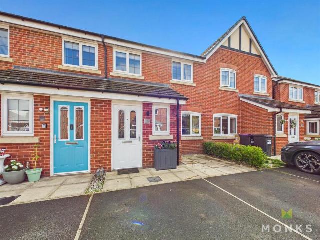 3 bedroom terraced house for sale