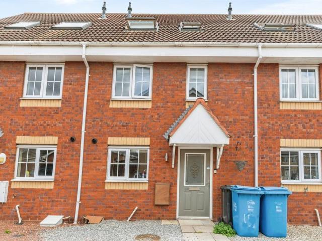 3 bedroom terraced house for sale