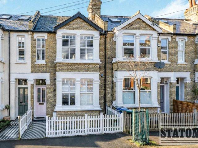 3 bedroom terraced house for sale
