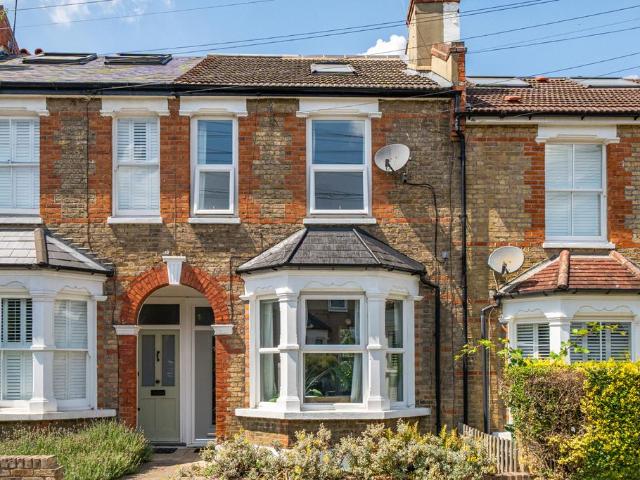 3 bedroom terraced house for sale