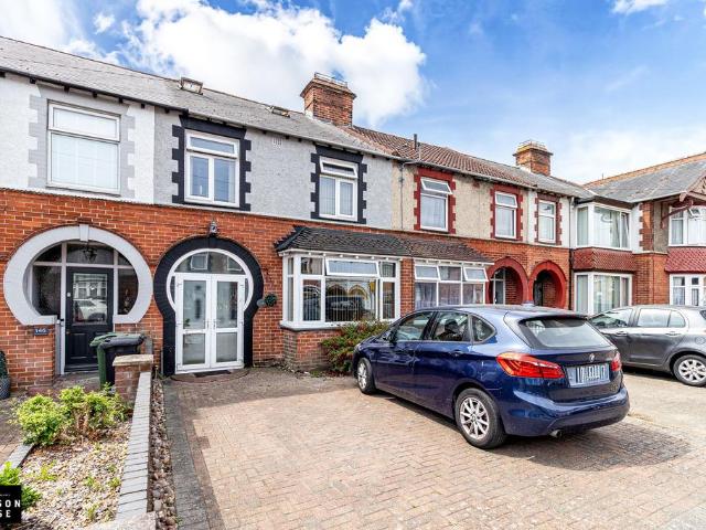 3 bedroom terraced house for sale