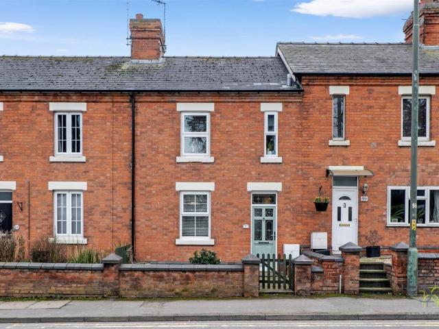 3 bedroom terraced house for sale
