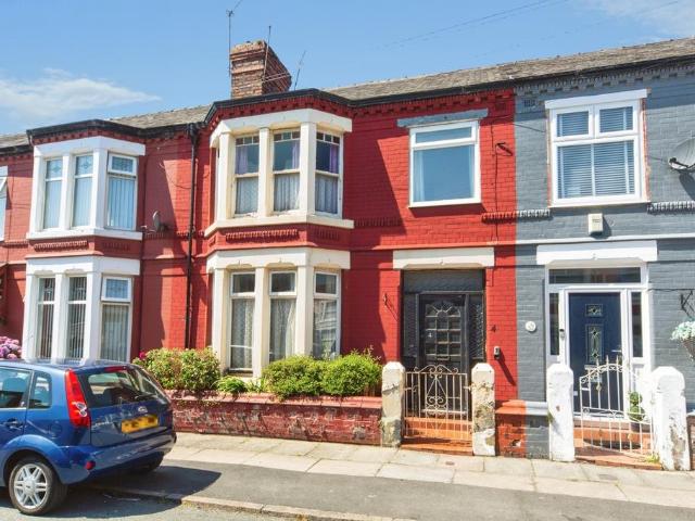 3 bedroom terraced house for sale
