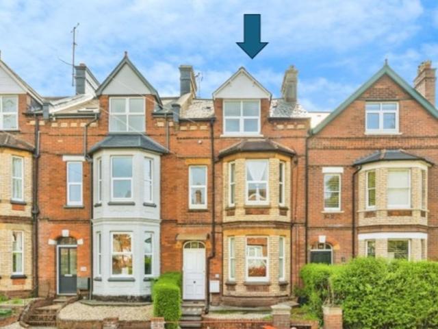 3 bedroom flat for sale
