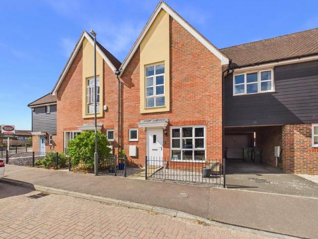 3 bedroom terraced house for sale