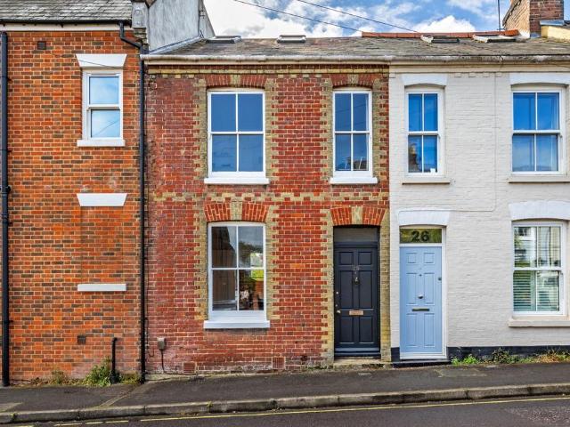 3 bedroom terraced house for sale