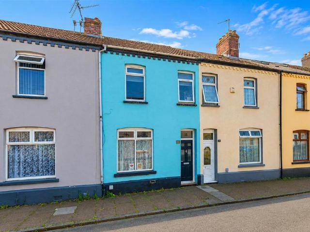 3 bedroom terraced house for sale