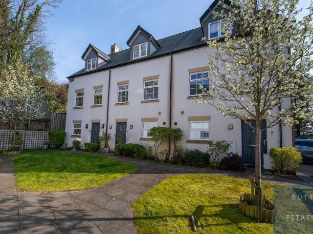 3 bedroom terraced house for sale