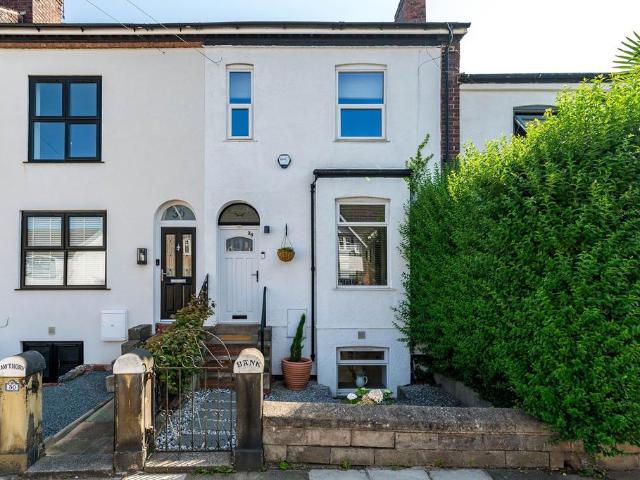 3 bedroom terraced house for sale