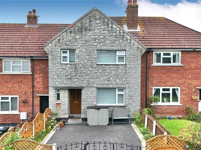 3 bedroom terraced house for sale