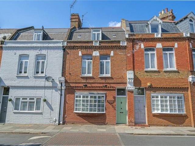 3 bedroom terraced house for sale