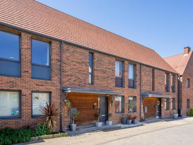 3 bedroom terraced house for sale