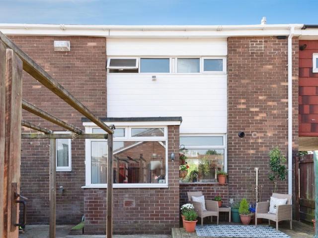 3 bedroom terraced house for sale